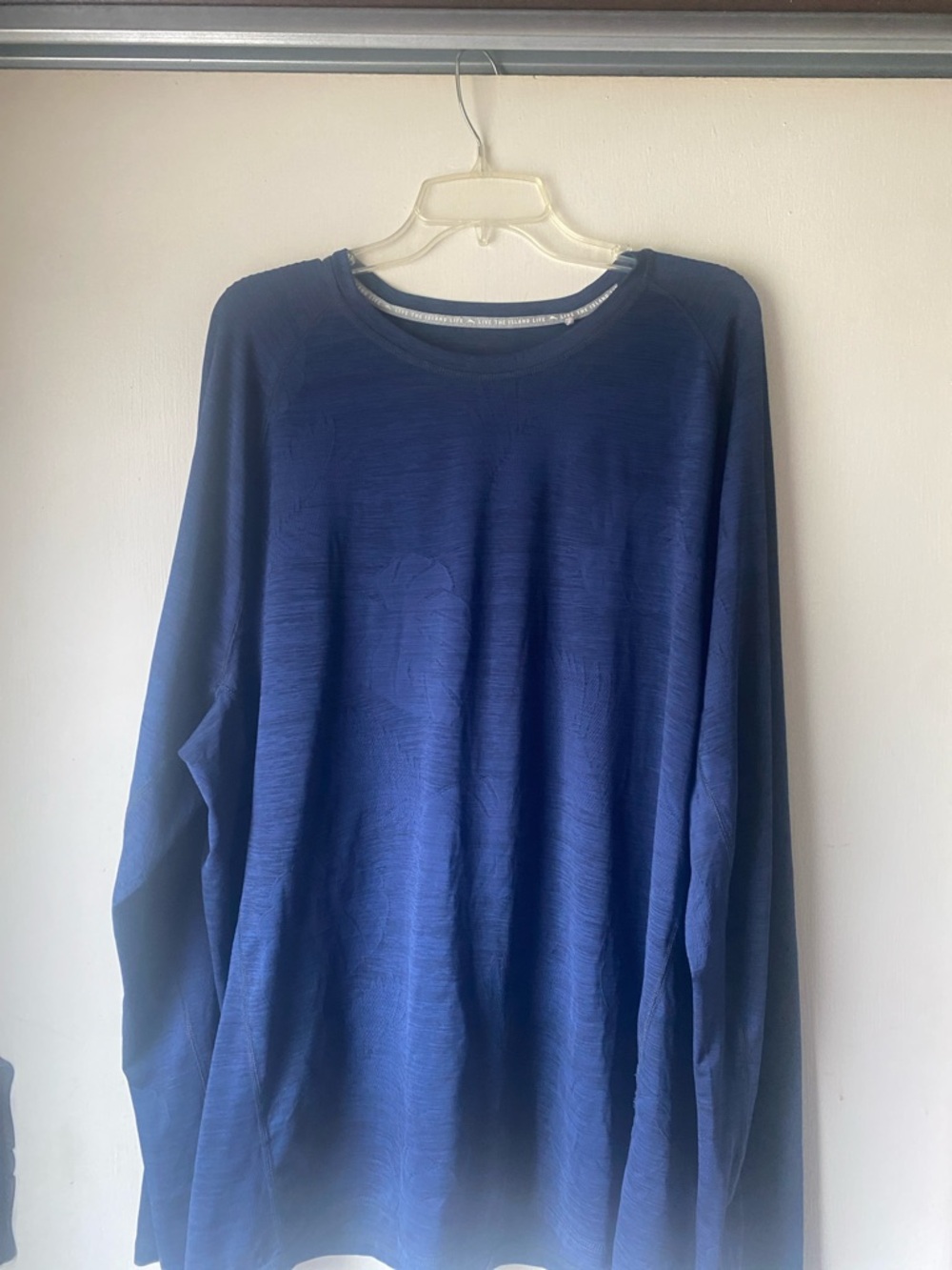Tommy Bahama -Men's Classic Crewneck Long-Sleeve Shirt - Navy